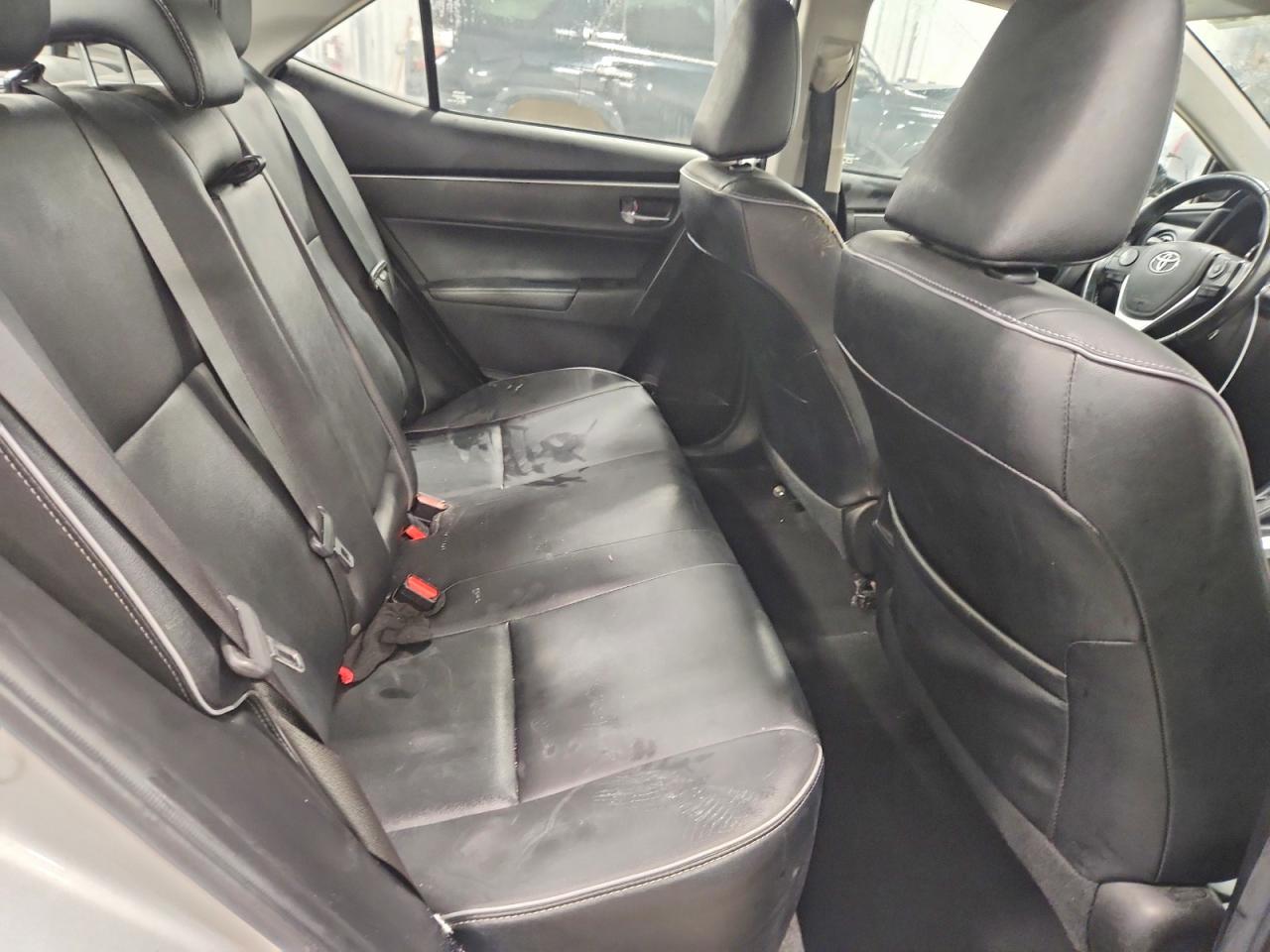 2019 TOYOTA COROLLA XLE photo 10