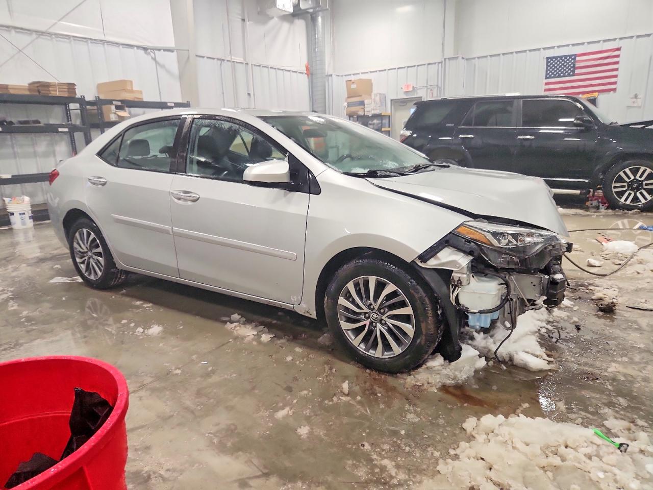 2019 TOYOTA COROLLA XLE photo 4