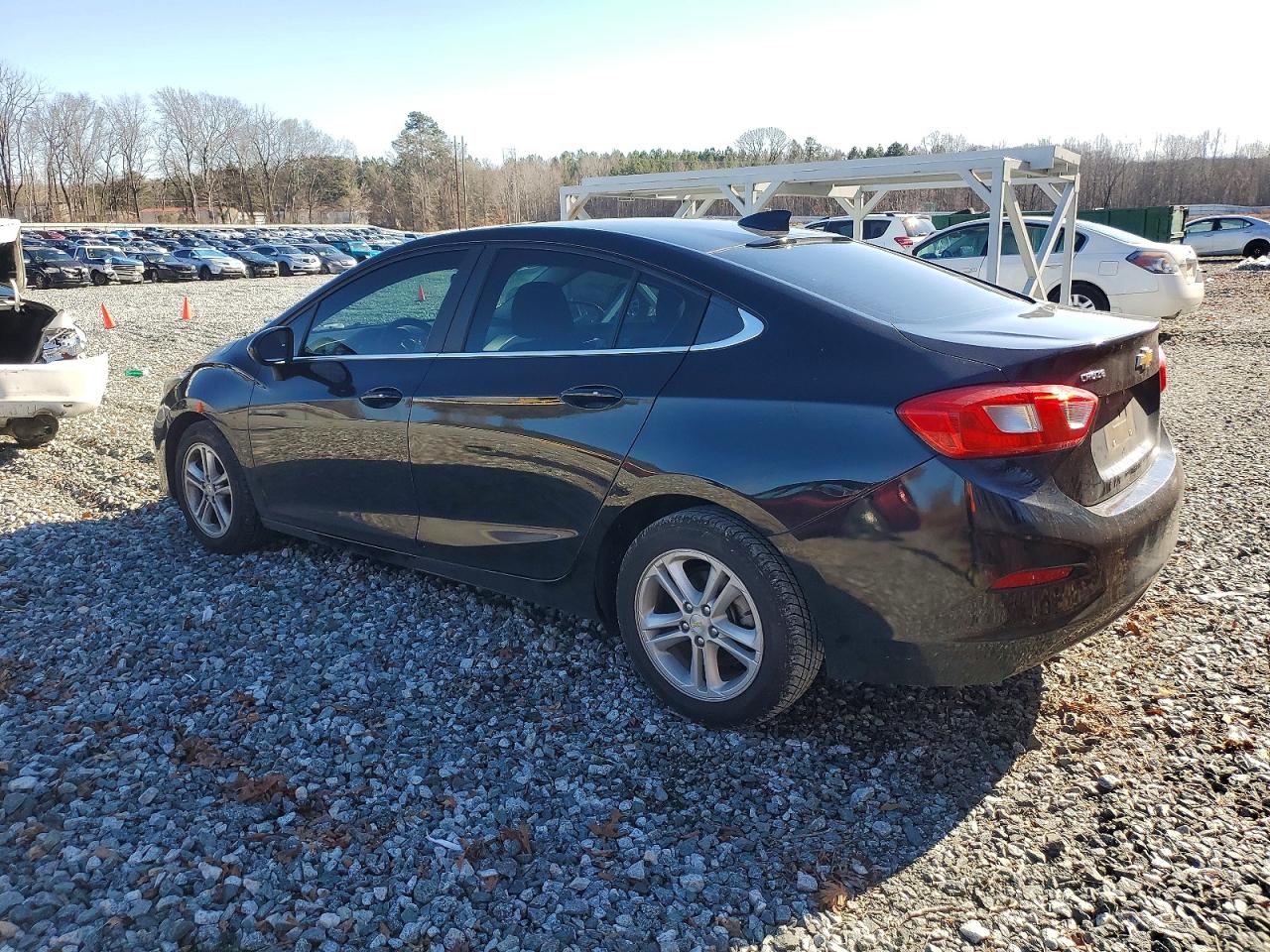 2017 CHEVROLET CRUZE LT photo 2
