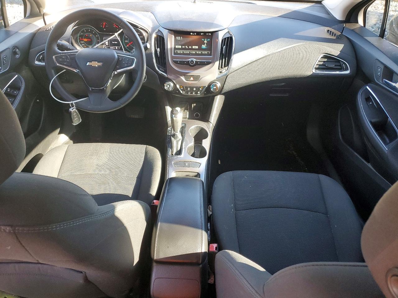 2017 CHEVROLET CRUZE LT photo 8