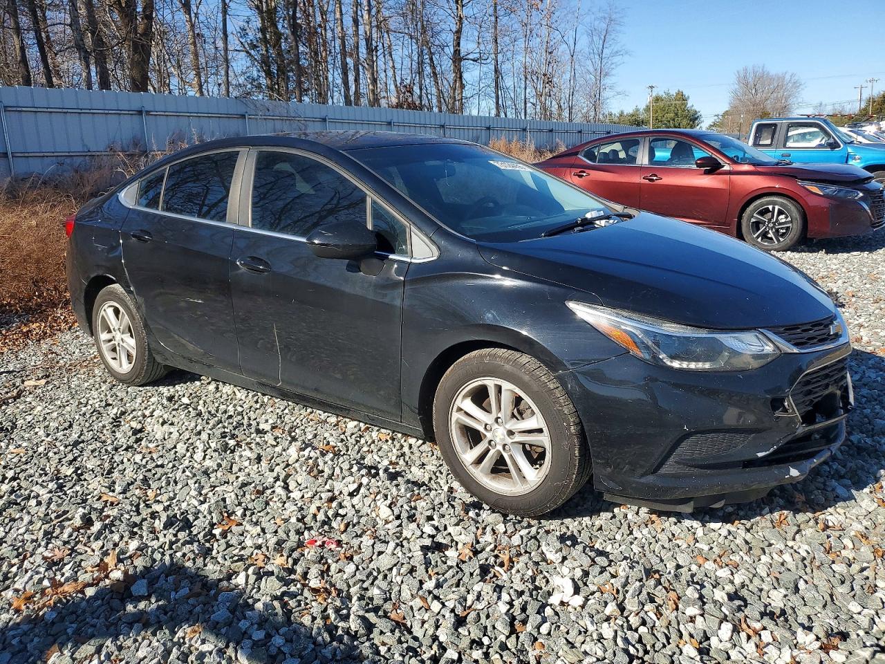 2017 CHEVROLET CRUZE LT photo 4