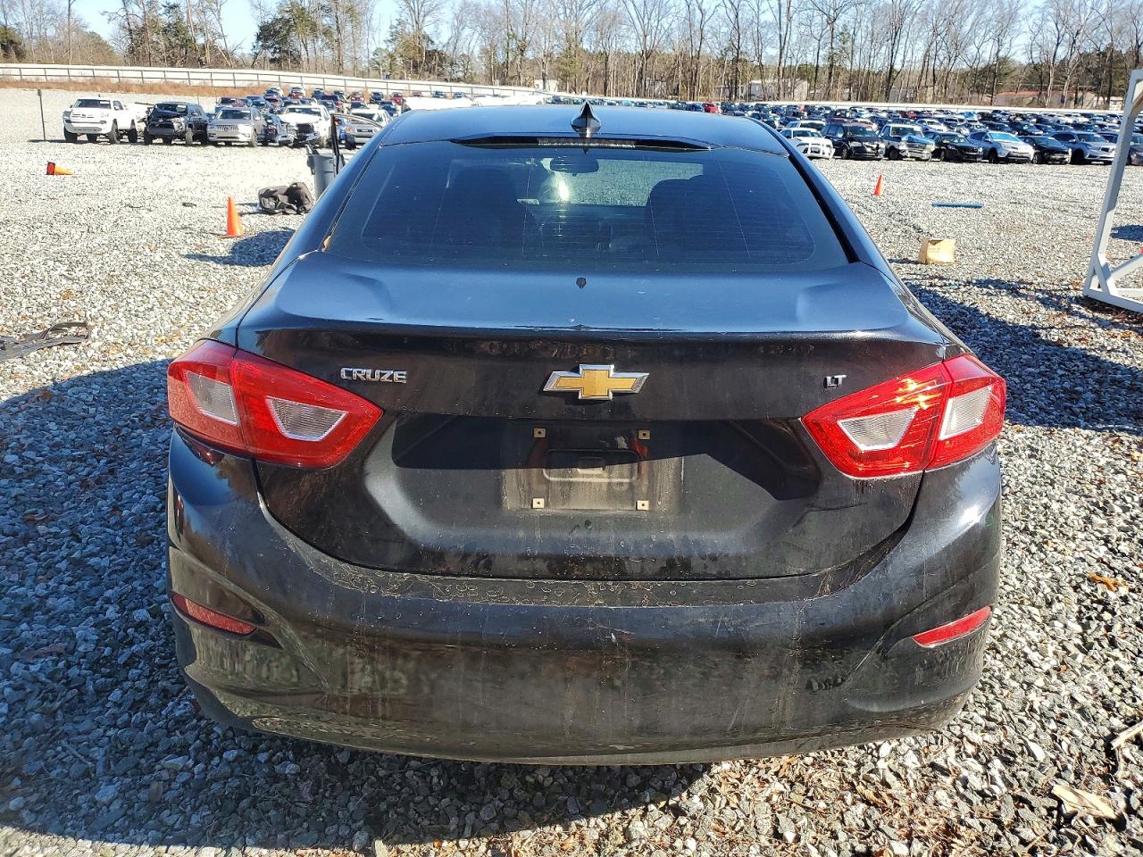 2017 CHEVROLET CRUZE LT photo 6