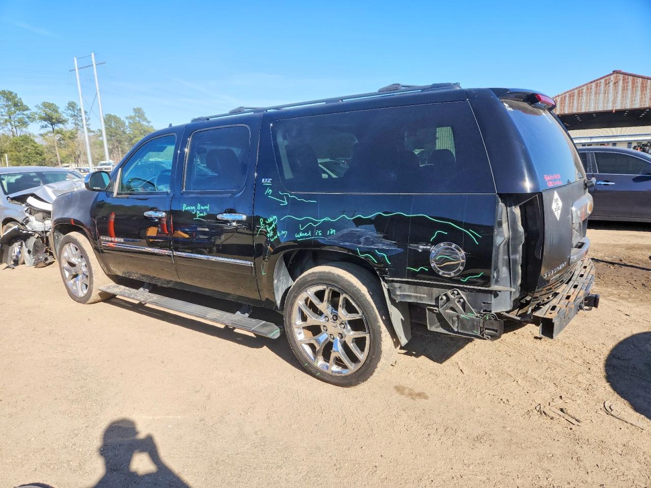 2013 CHEVROLET SUBURBAN photo 3