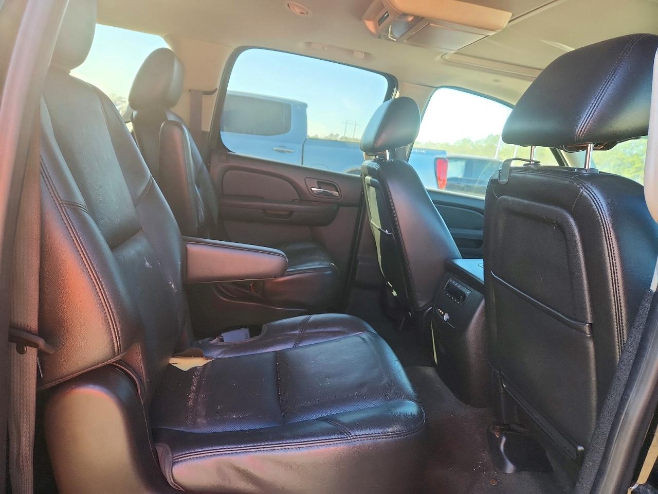2013 CHEVROLET SUBURBAN photo 21