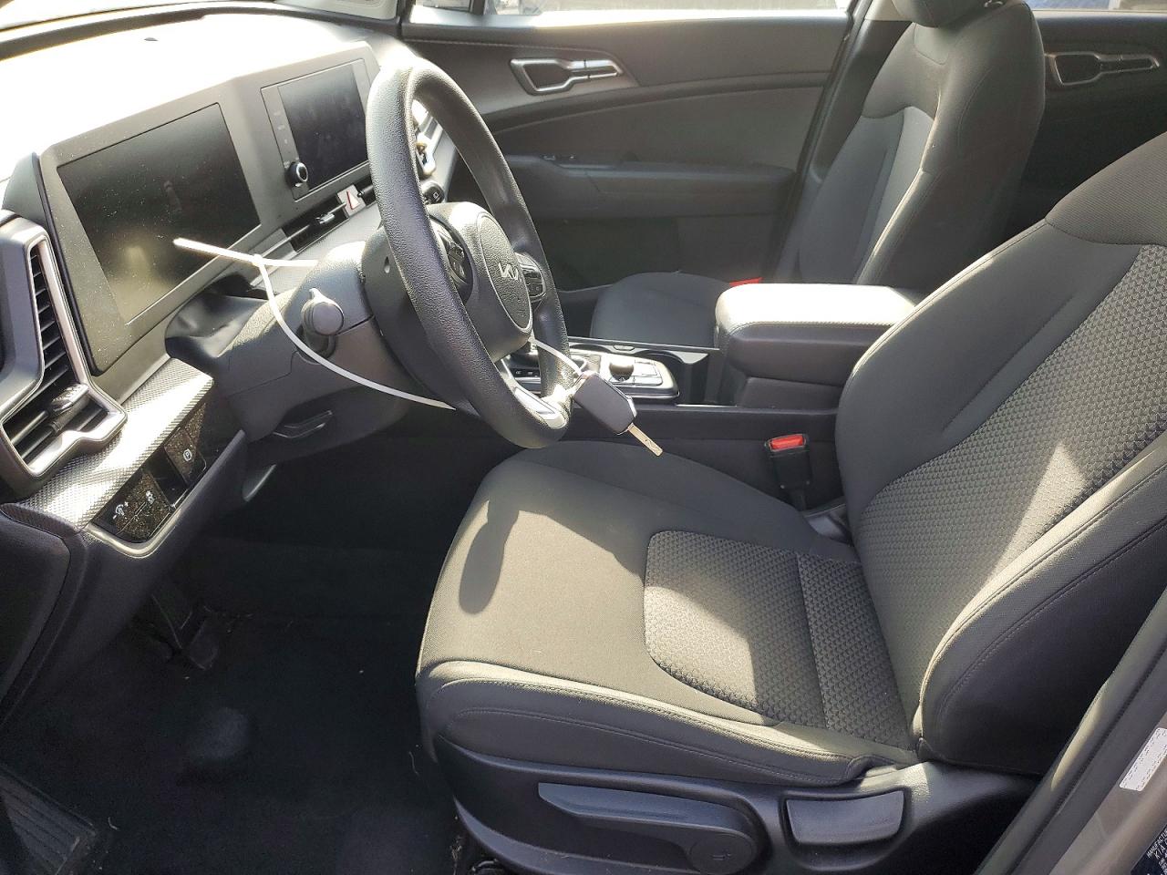 2023 KIA SPORTAGE LX photo 19