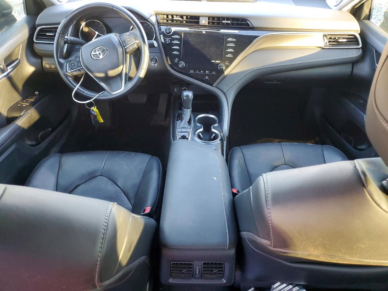 2020 TOYOTA CAMRY XSE photo 15