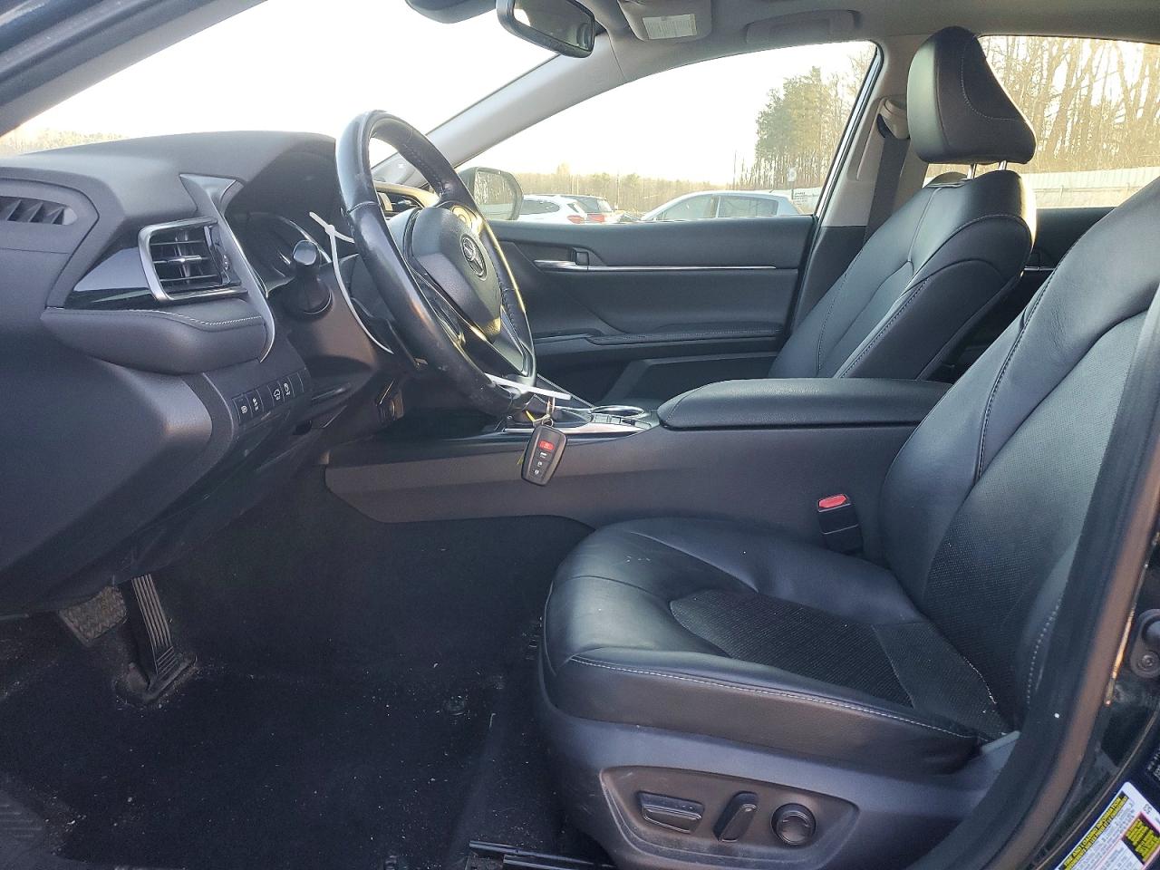 2020 TOYOTA CAMRY XSE photo 13