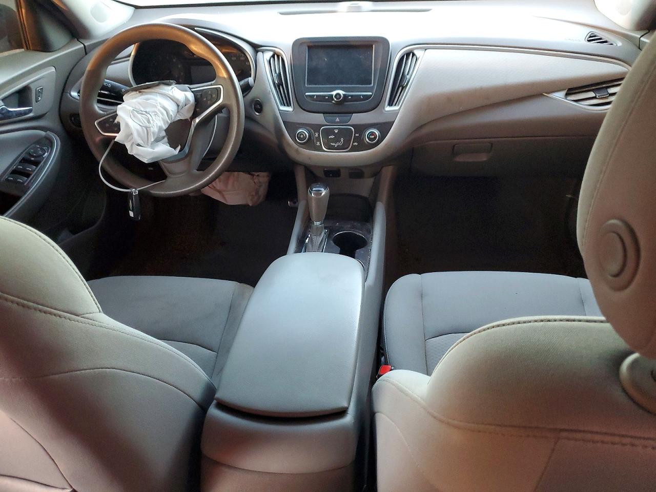 2017 CHEVROLET MALIBU LS photo 8