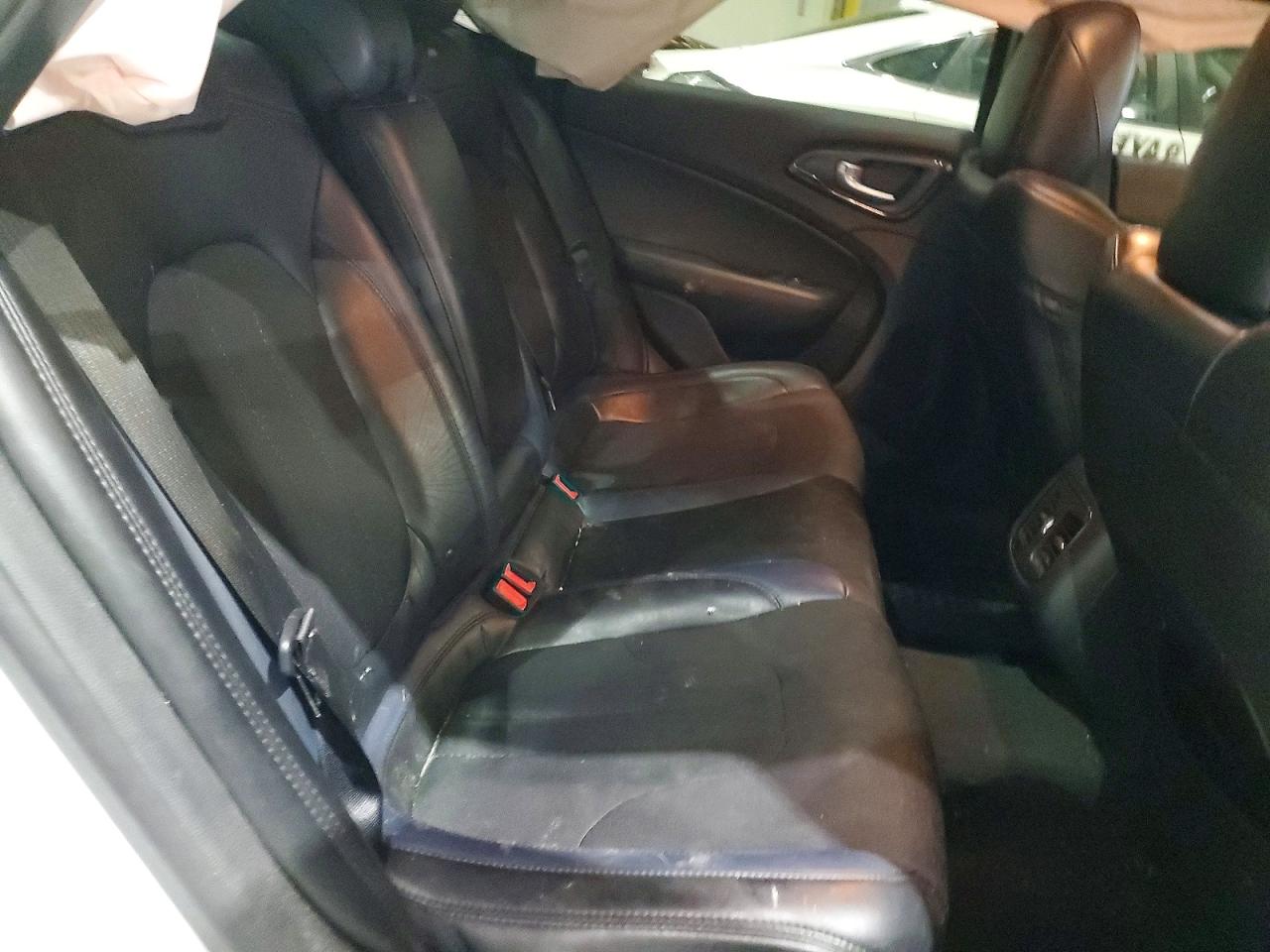2015 CHRYSLER 200 S photo 19