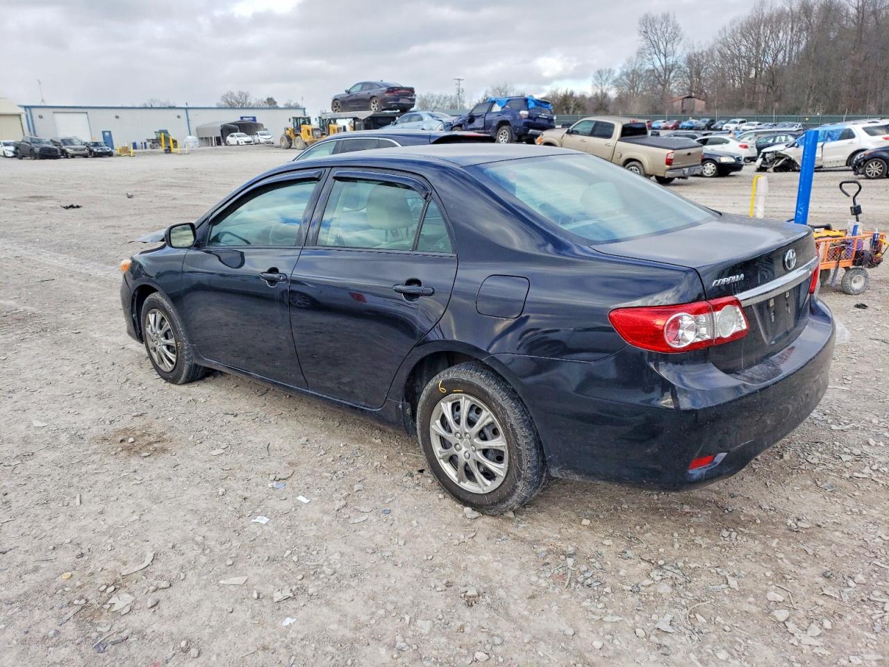 2013 TOYOTA COROLLA BASE photo 3