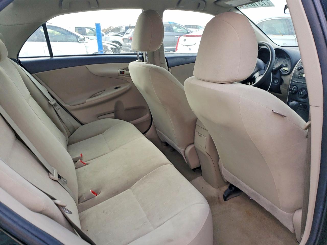 2013 TOYOTA COROLLA BASE photo 19