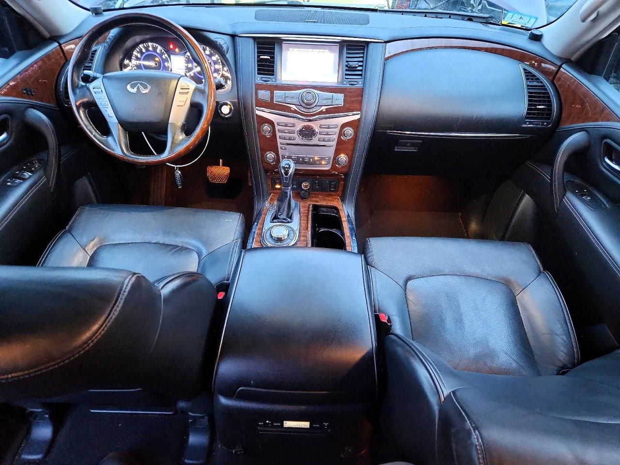 2019 INFINITI QX80 LUXE photo 8