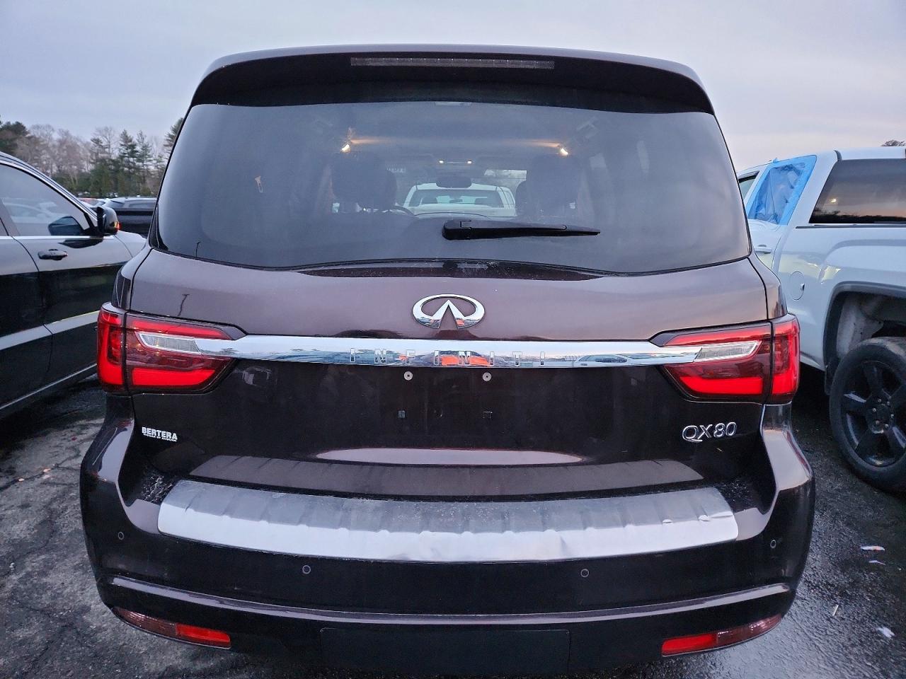 2019 INFINITI QX80 LUXE photo 6