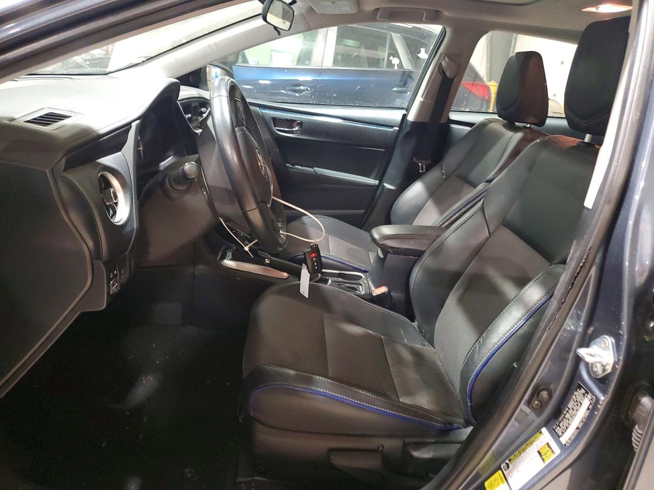 2018 TOYOTA COROLLA SE photo 19