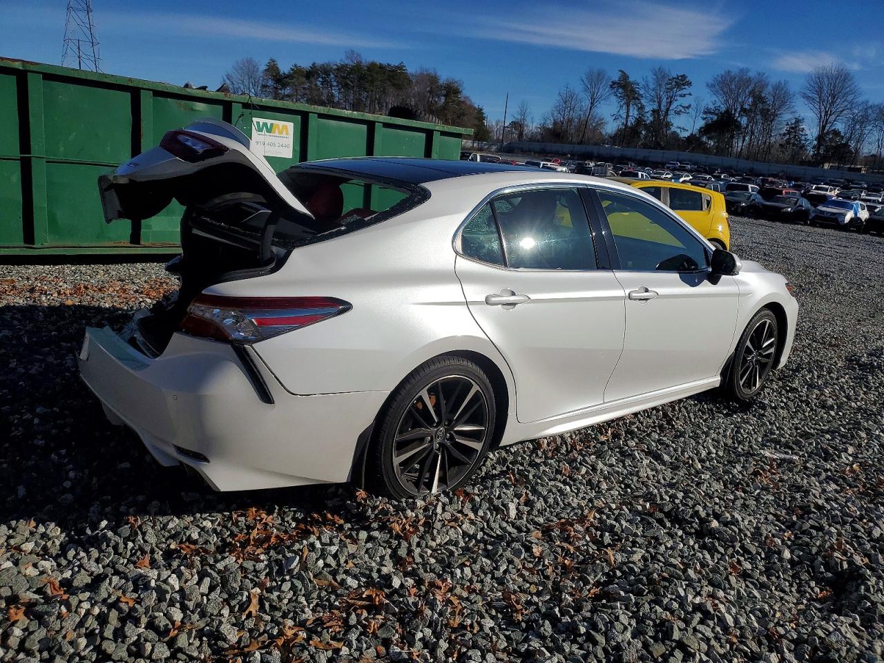 2018 TOYOTA CAMRY XSE photo 3