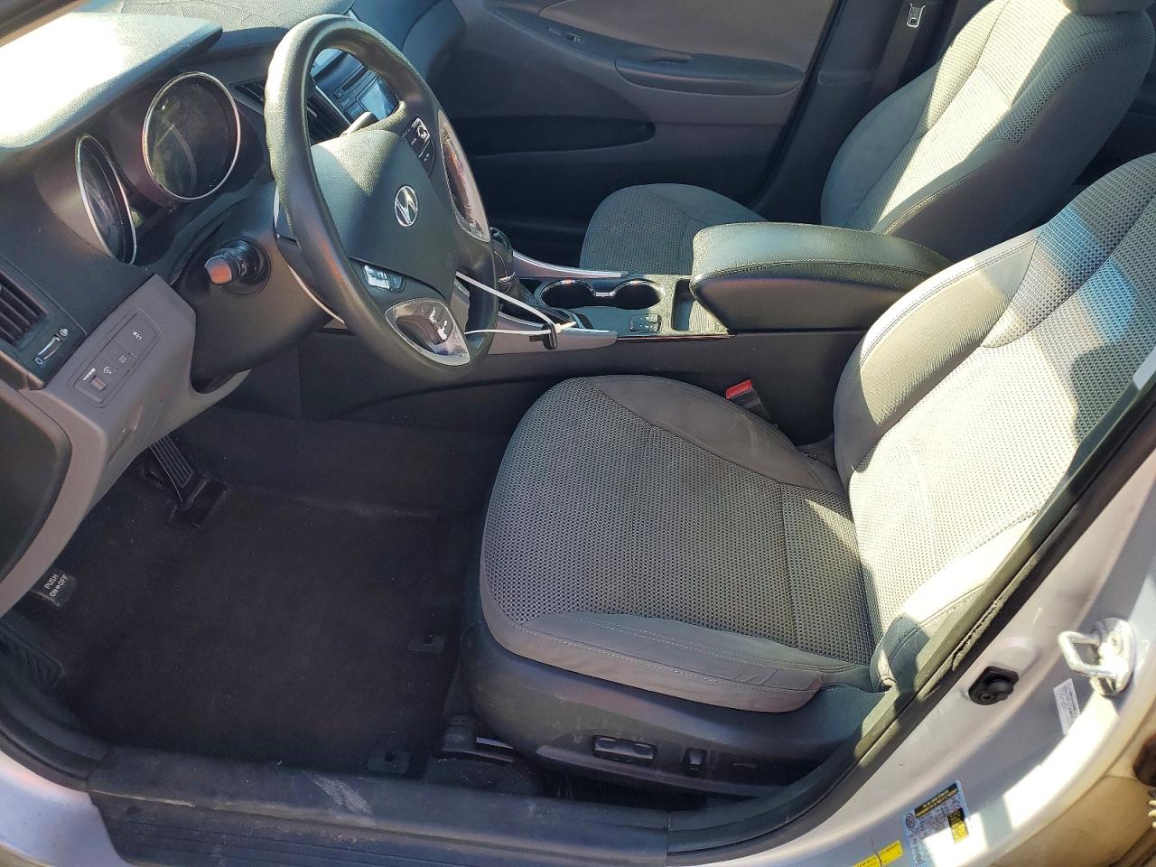 2013 HYUNDAI SONATA GLS photo 19