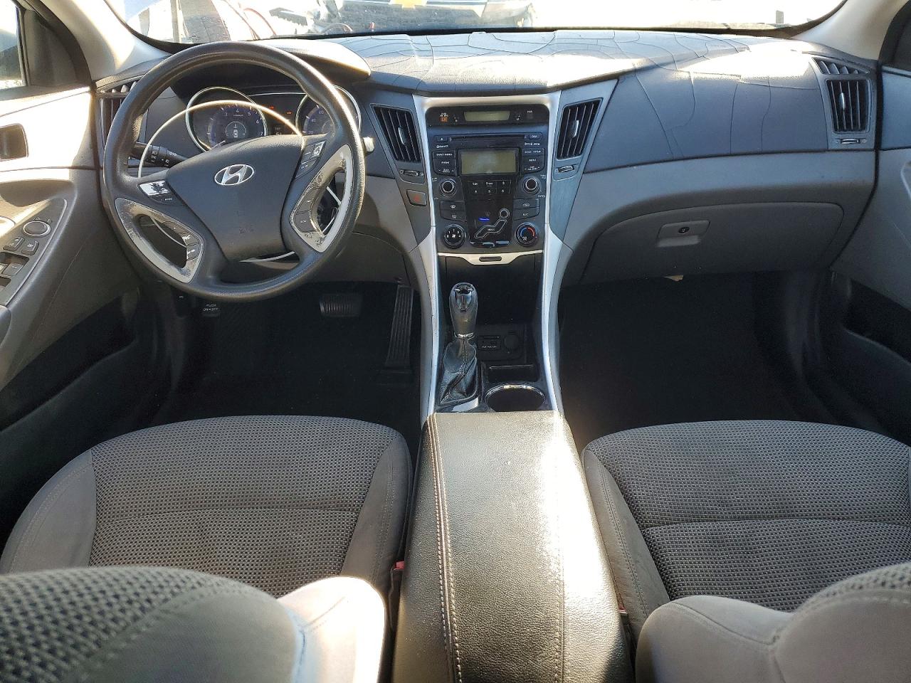 2013 HYUNDAI SONATA GLS photo 22