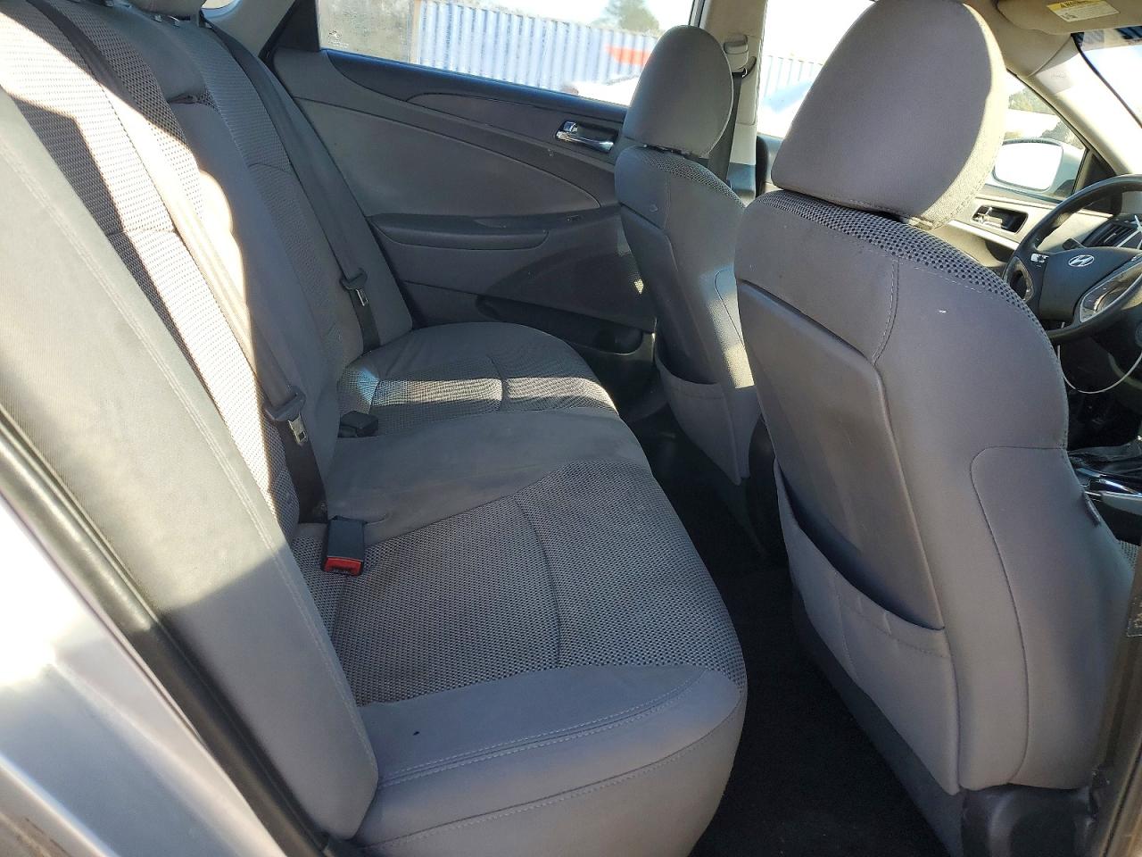 2013 HYUNDAI SONATA GLS photo 28
