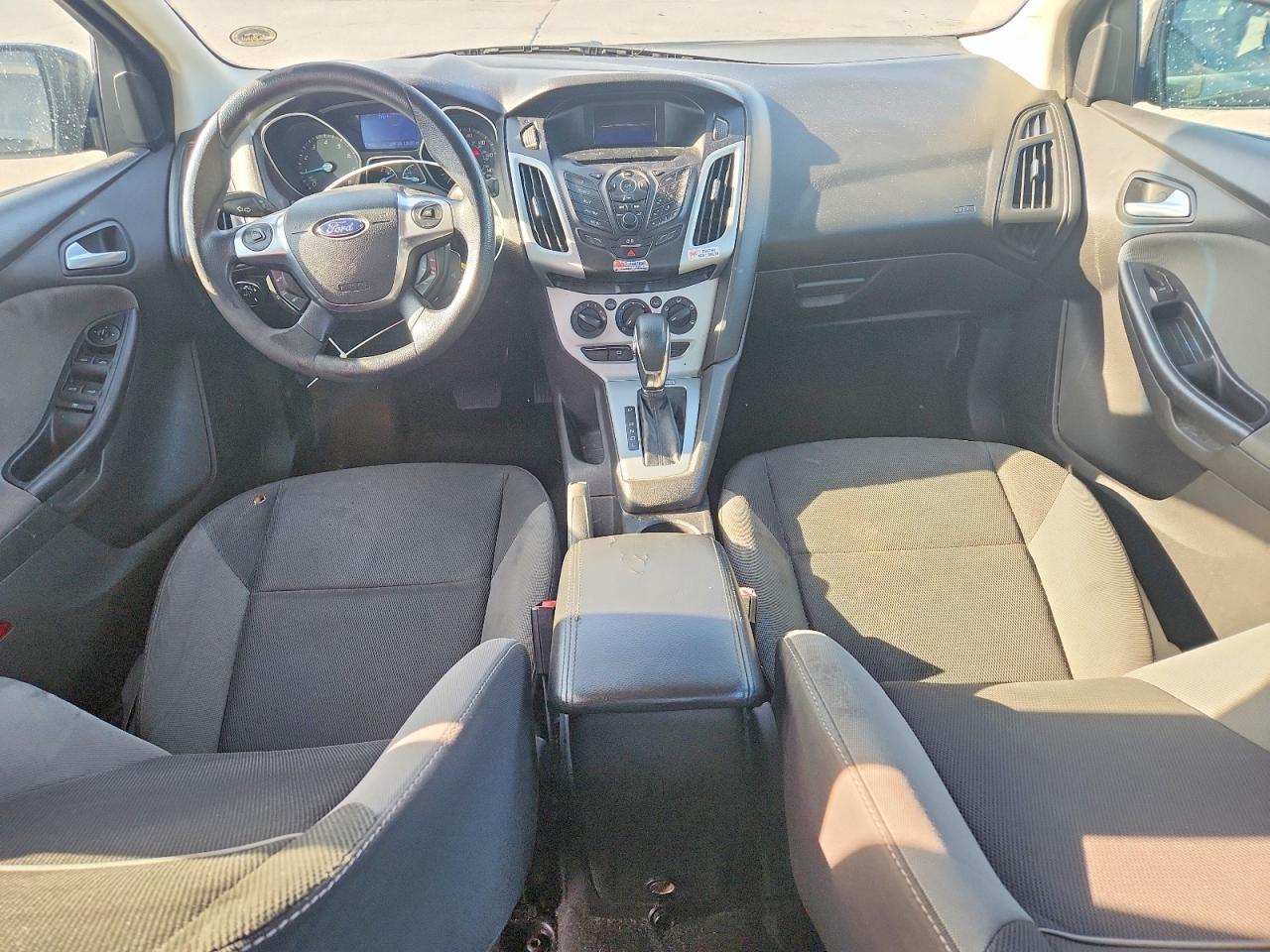 2013 FORD FOCUS SE photo 8
