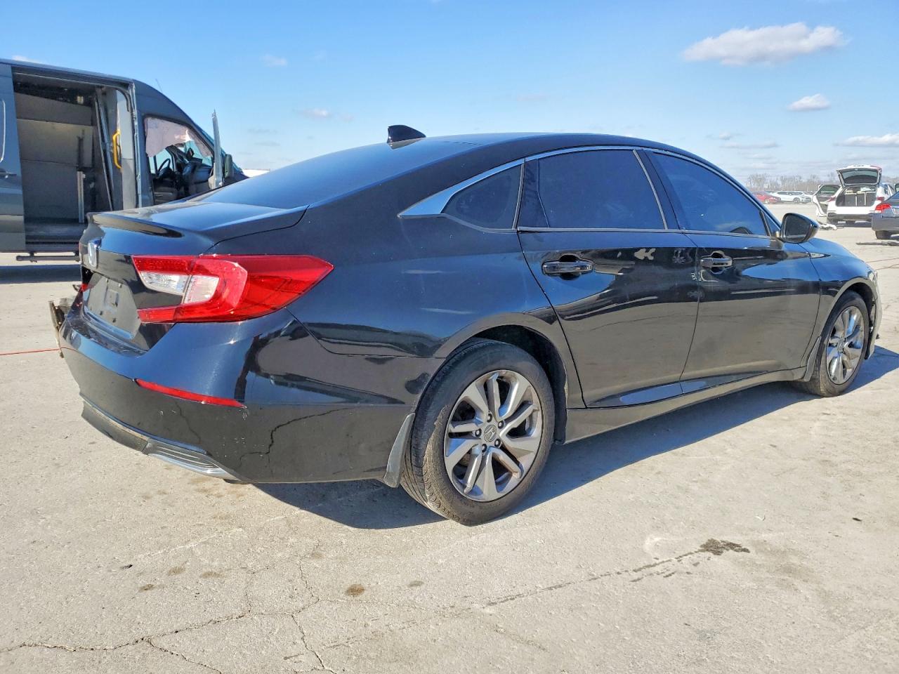 2018 HONDA ACCORD LX photo 5