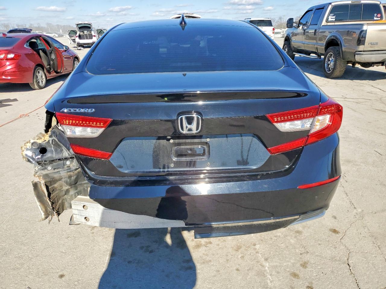 2018 HONDA ACCORD LX photo 11