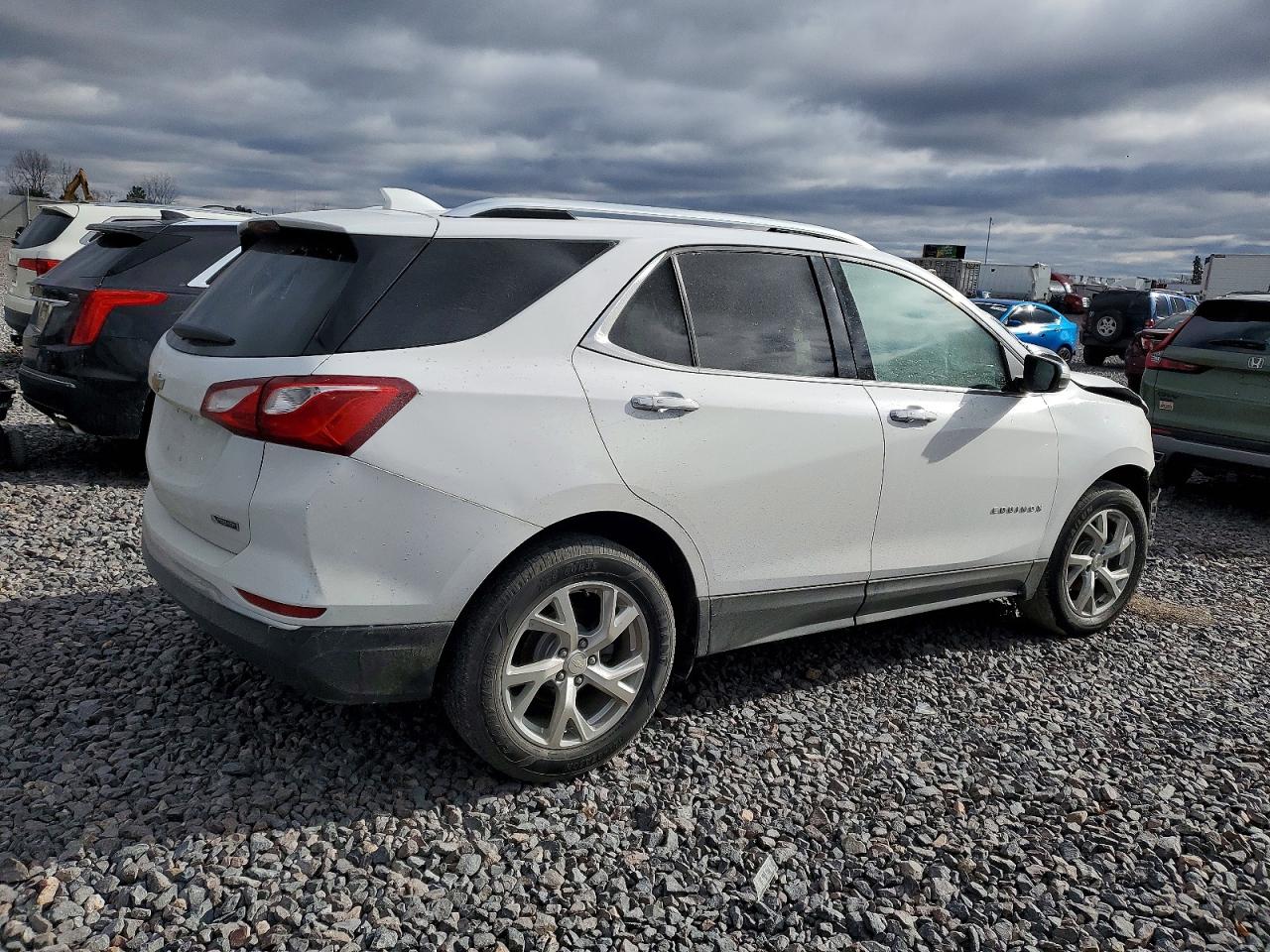 2018 CHEVROLET EQUINOX PREMIER photo 3