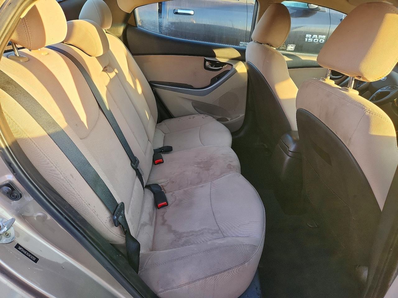 2016 HYUNDAI ELANTRA SE photo 10
