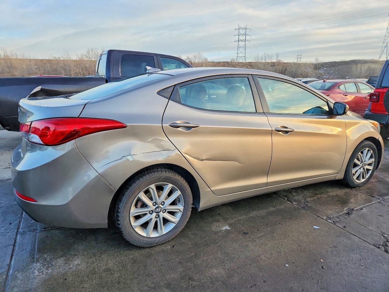 2016 HYUNDAI ELANTRA SE photo 3