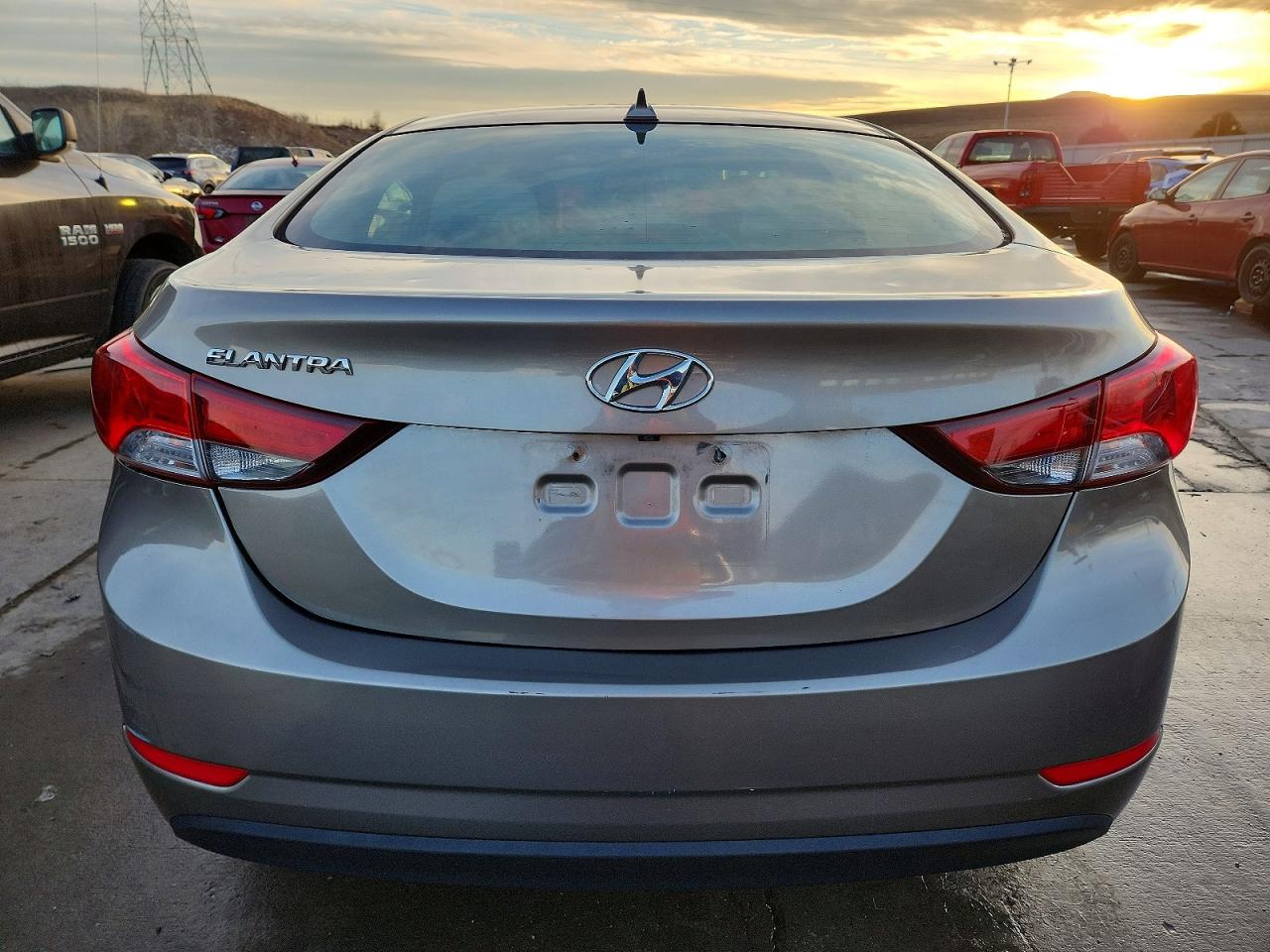 2016 HYUNDAI ELANTRA SE photo 6