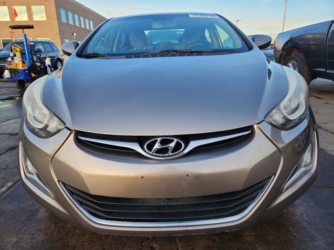 2016 HYUNDAI ELANTRA SE photo 5