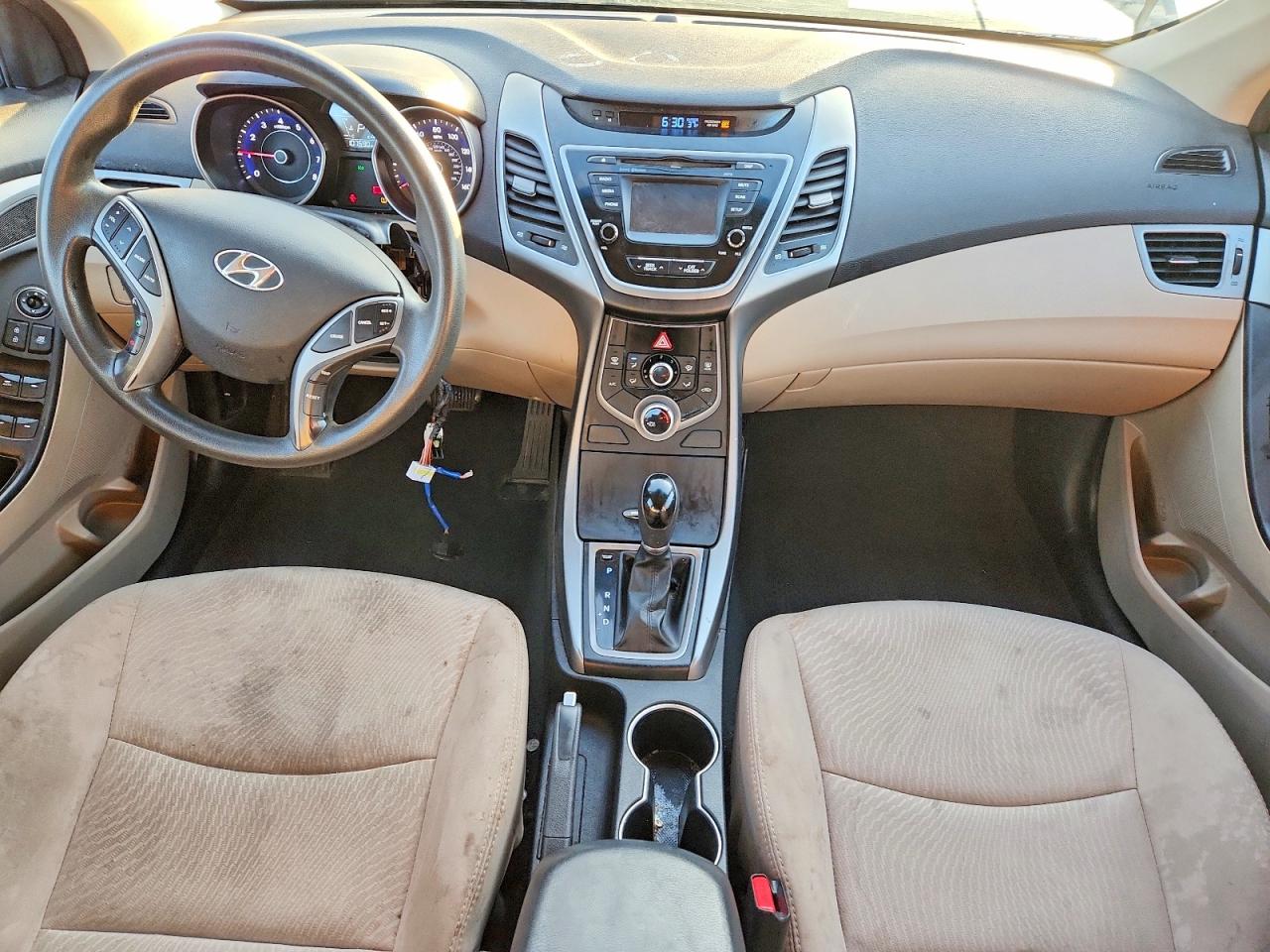 2016 HYUNDAI ELANTRA SE photo 8
