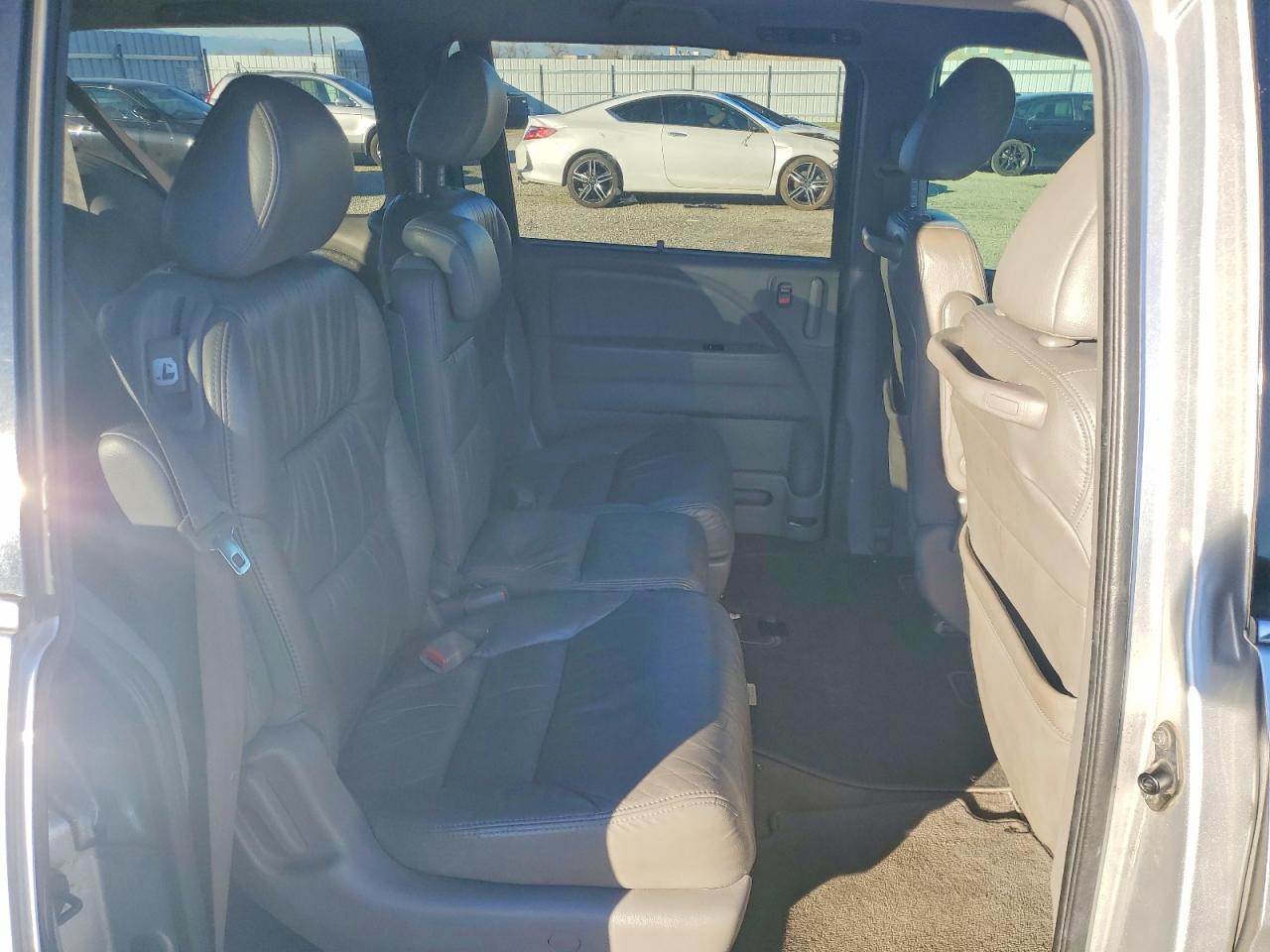 2010 HONDA ODYSSEY EXL photo 11