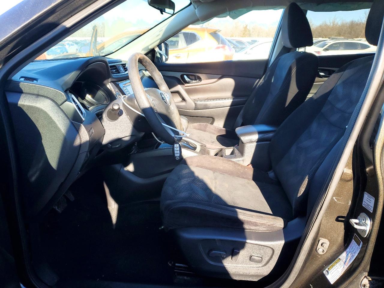 2014 NISSAN ROGUE SV photo 25