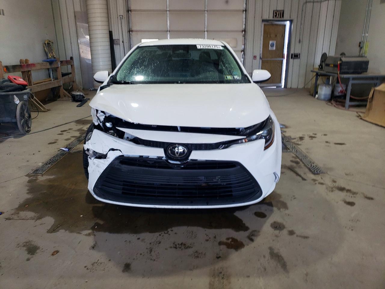 2024 TOYOTA COROLLA LE photo 13