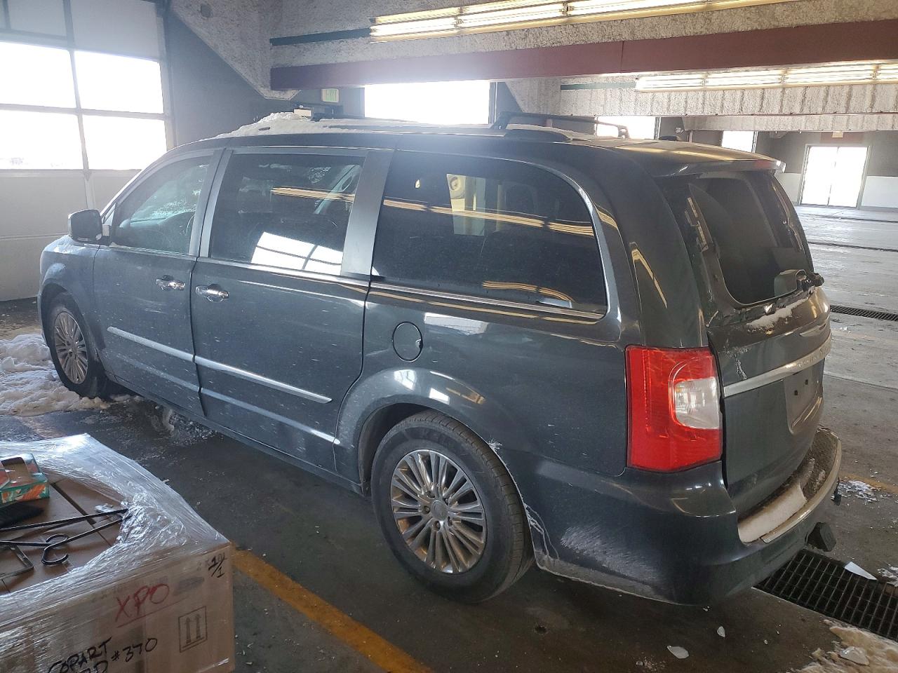 2011 CHRYSLER TOWN & COUNTRY LIMITED photo 4