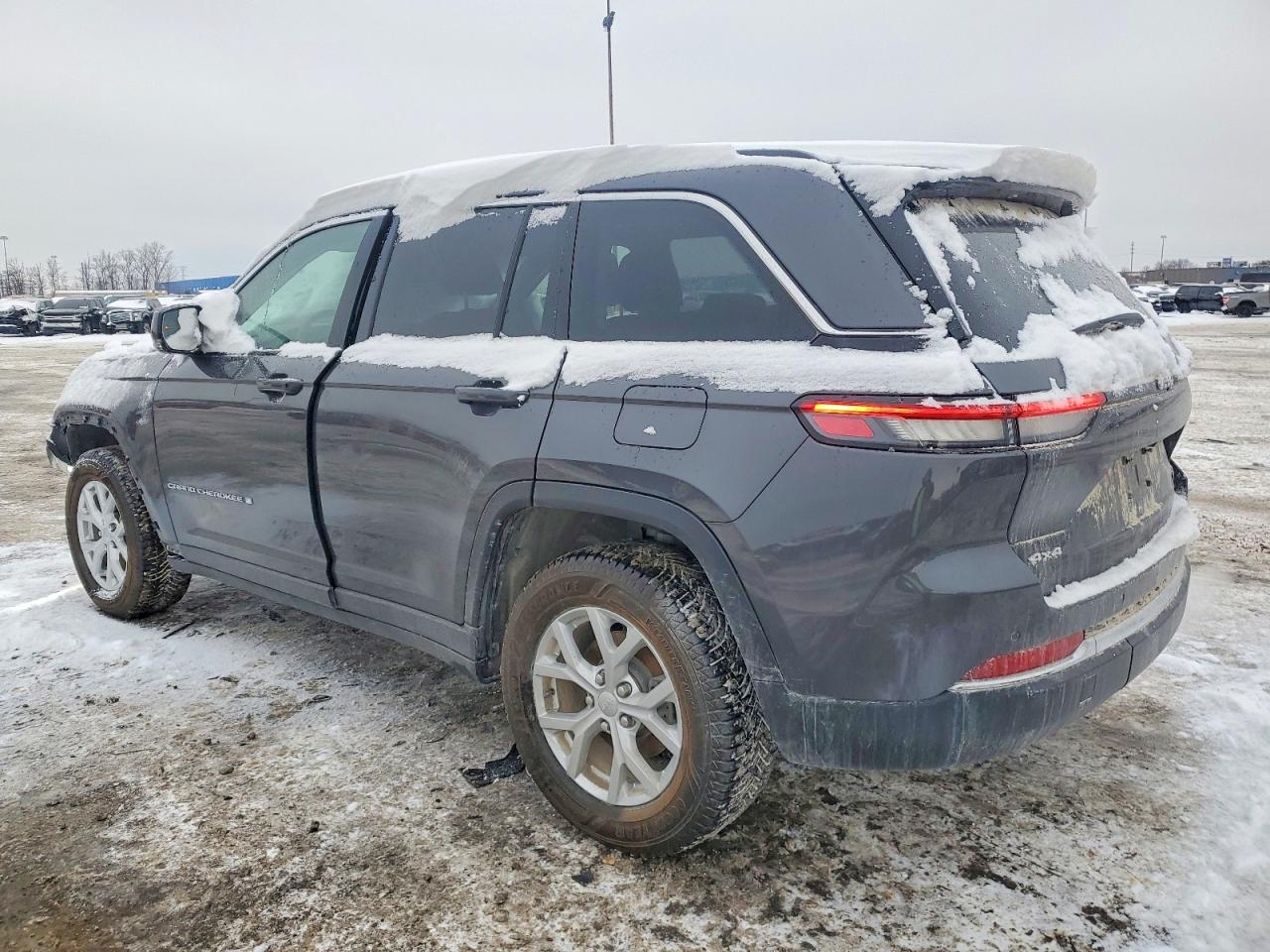 2023 JEEP GRAND CHEROKEE LIMITED photo 2