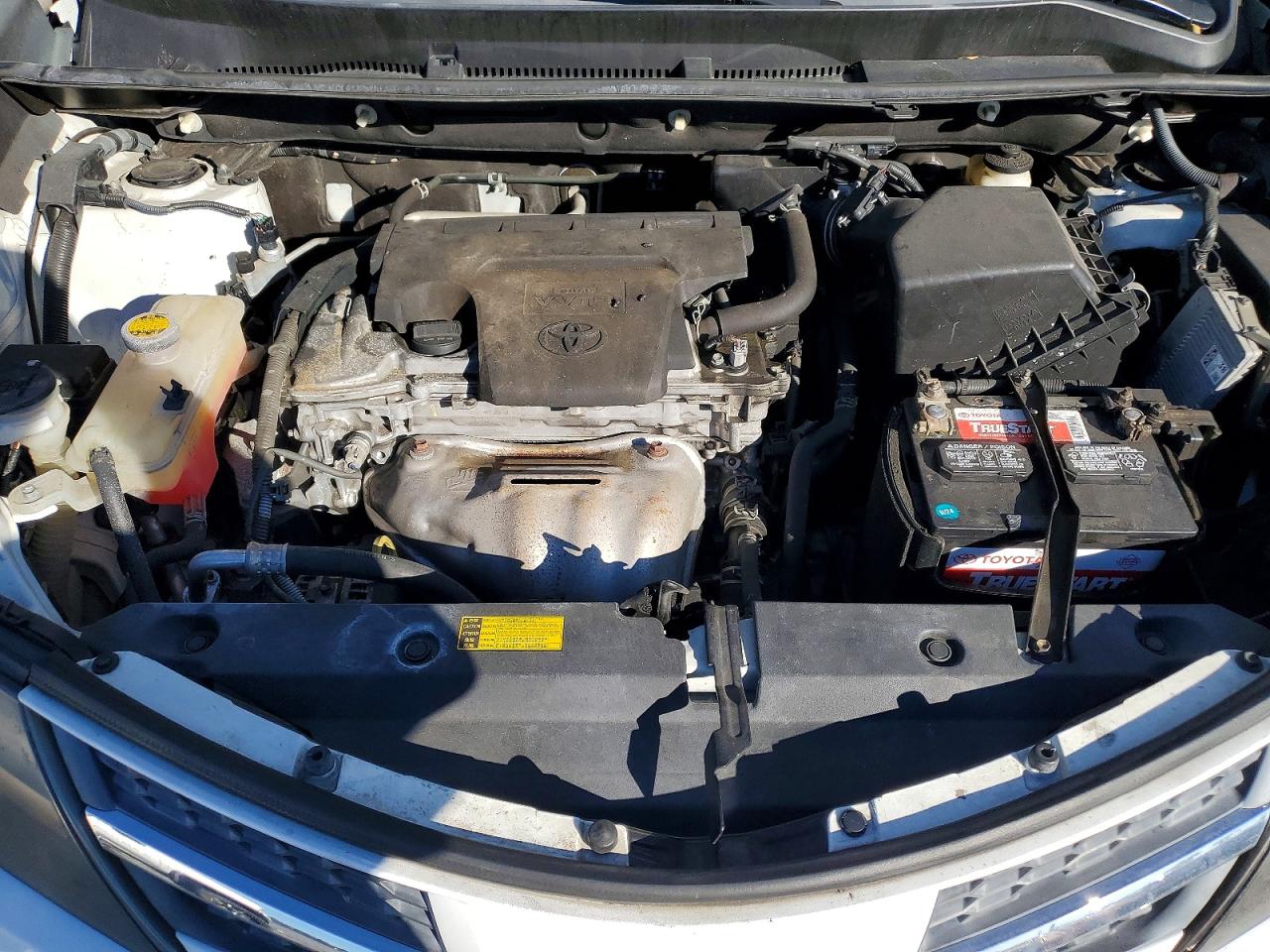 2014 TOYOTA RAV4 XLE photo 12