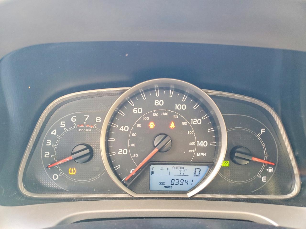 2014 TOYOTA RAV4 XLE photo 9