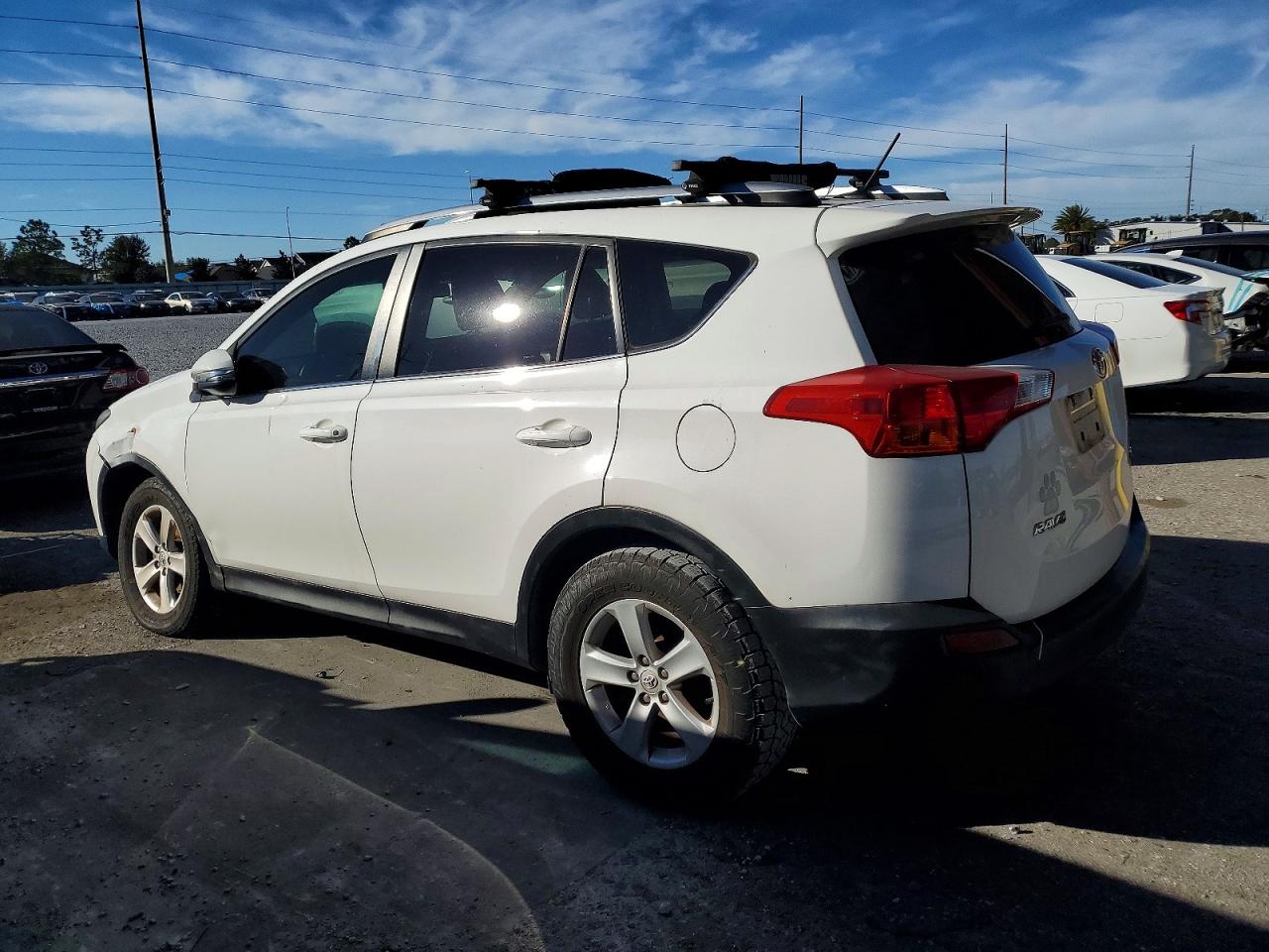 2014 TOYOTA RAV4 XLE photo 2