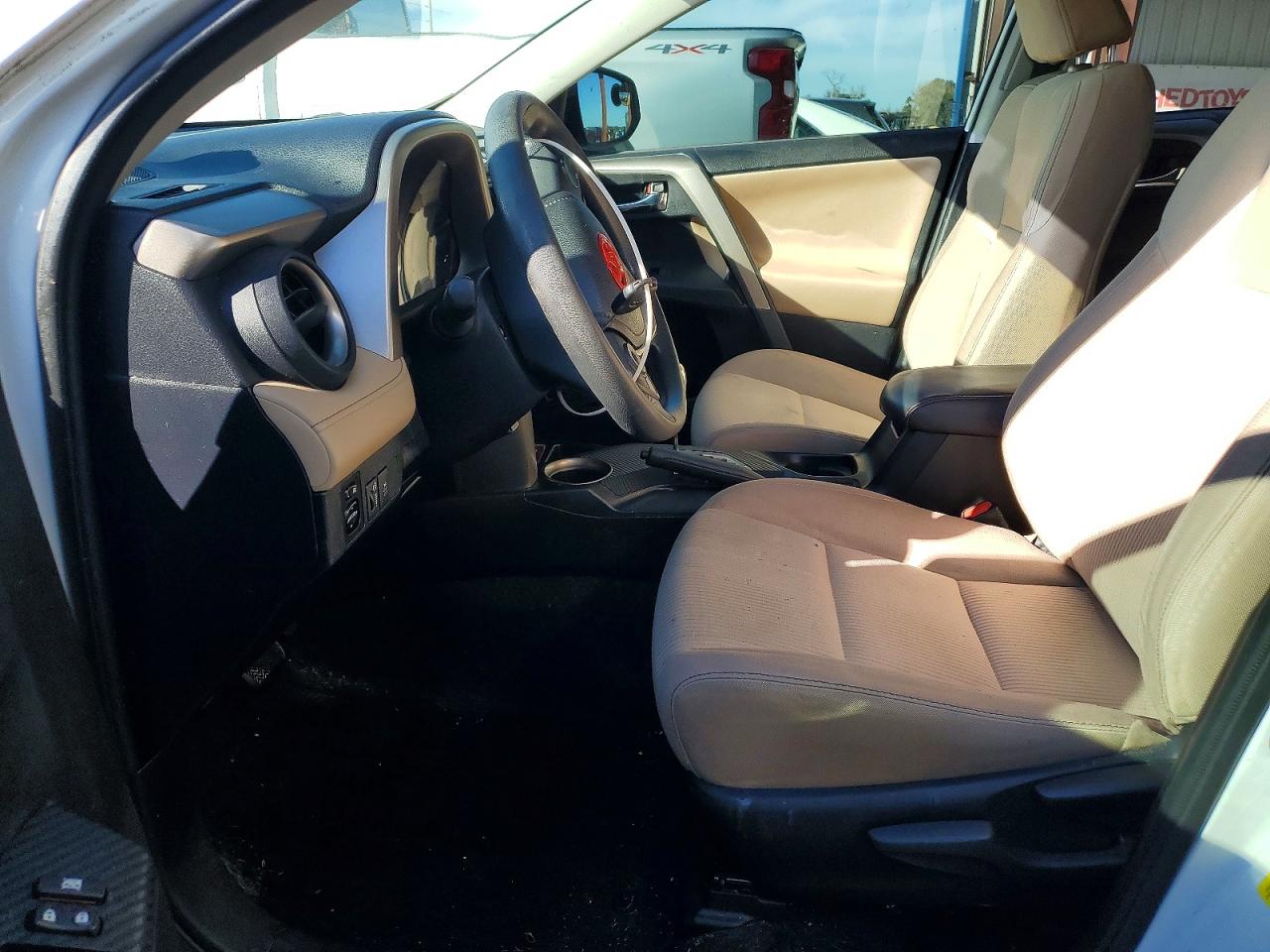 2014 TOYOTA RAV4 XLE photo 7