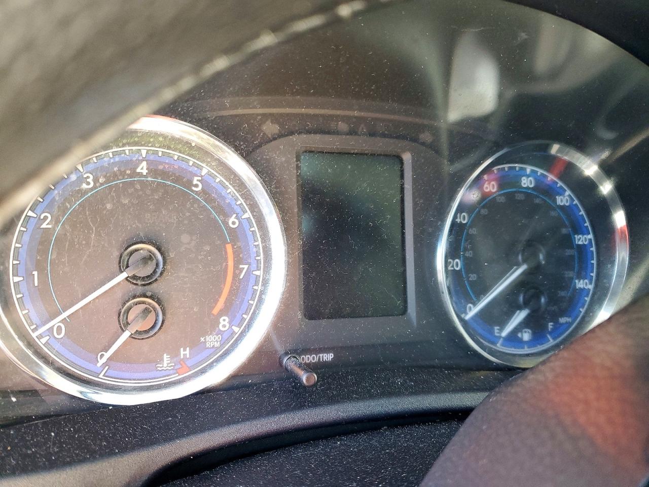 2019 TOYOTA COROLLA LE photo 17
