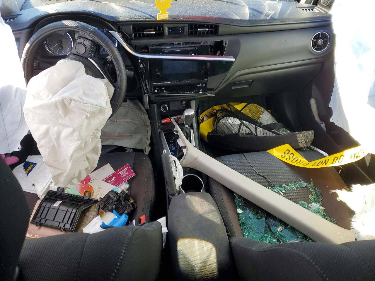 2019 TOYOTA COROLLA LE photo 15