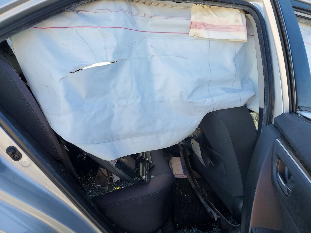 2019 TOYOTA COROLLA LE photo 19