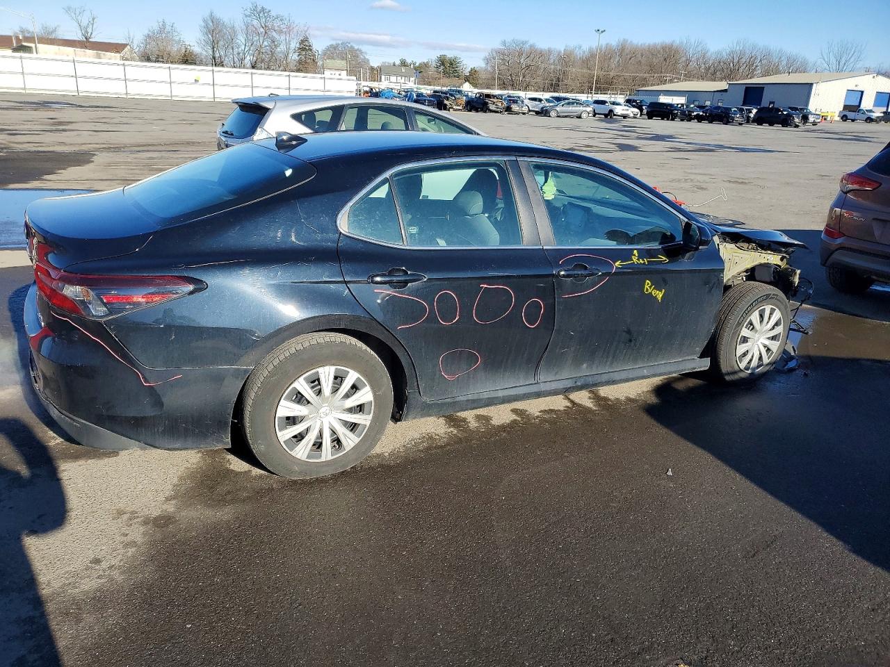 2021 TOYOTA CAMRY LE photo 5