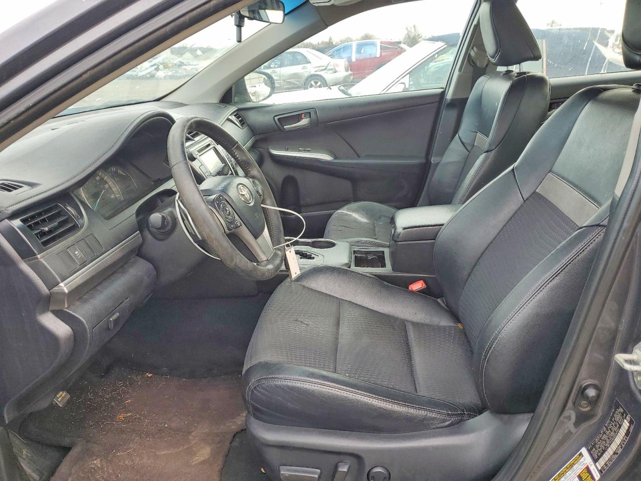 2012 TOYOTA CAMRY SE photo 13