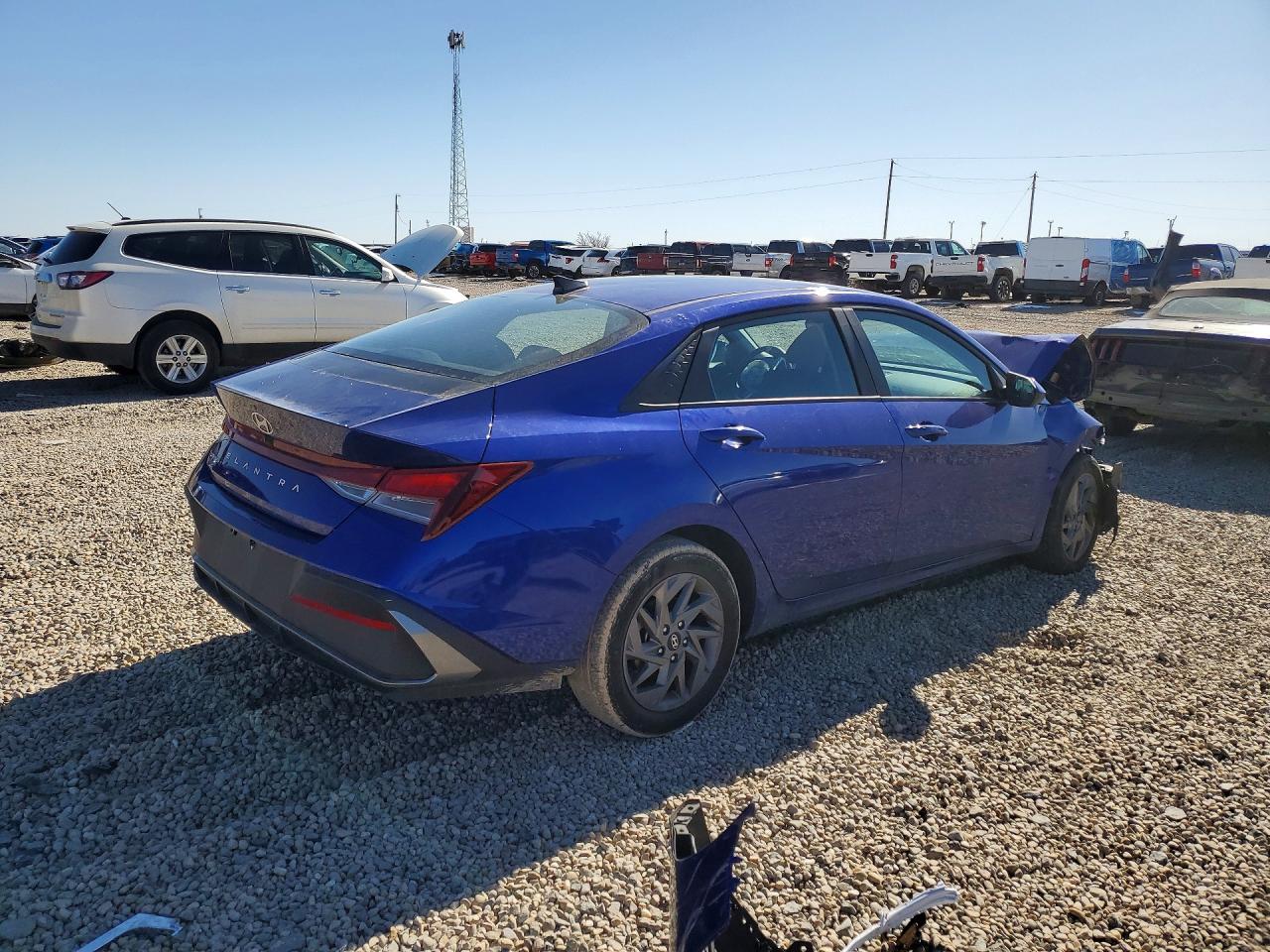 2024 HYUNDAI ELANTRA SEL photo 5