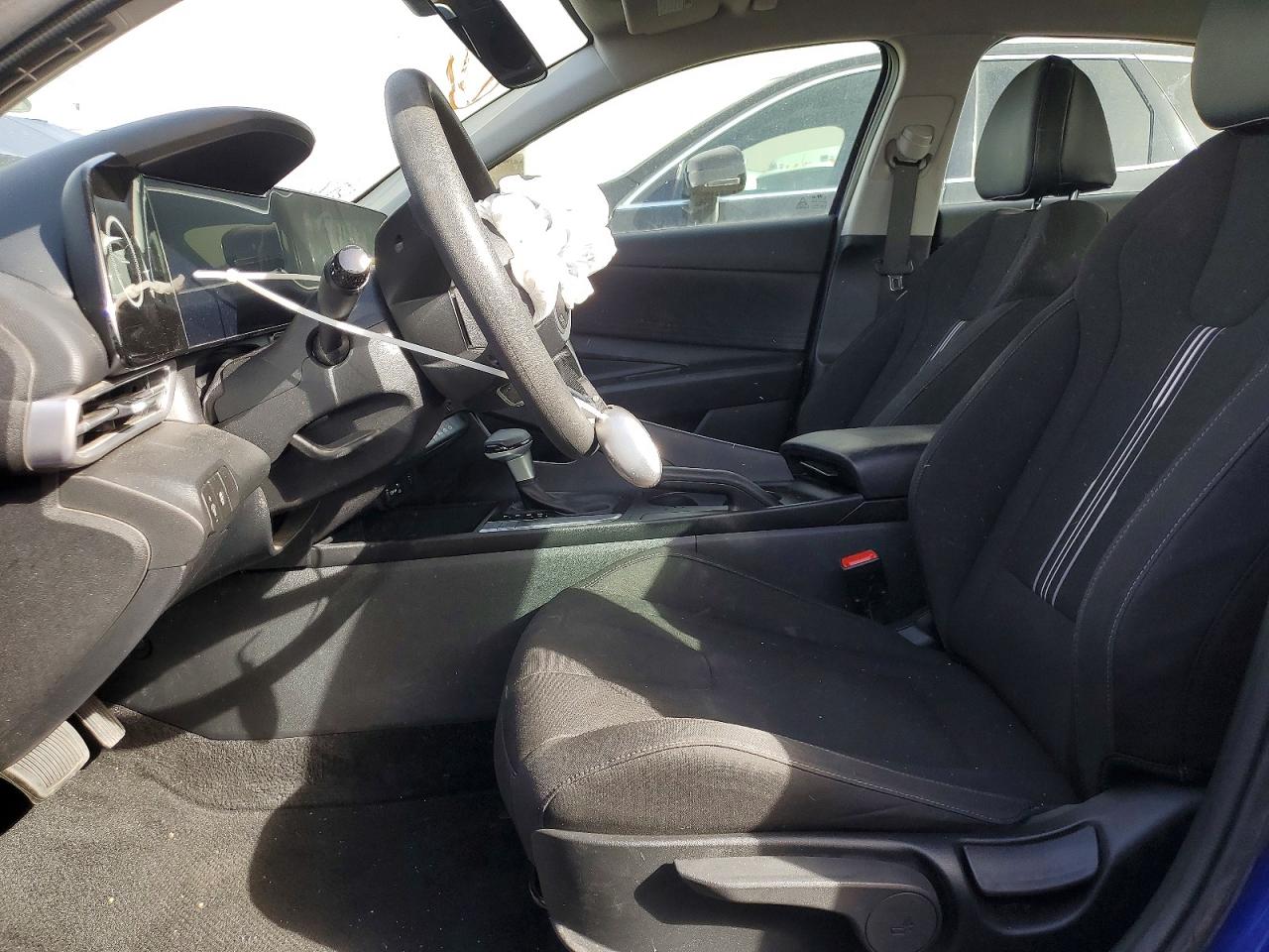 2024 HYUNDAI ELANTRA SEL photo 13