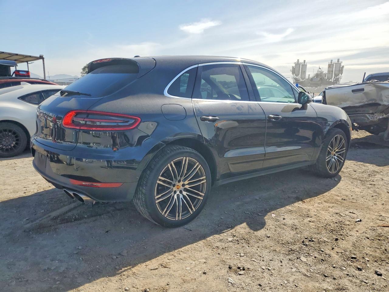 2015 PORSCHE MACAN S photo 5