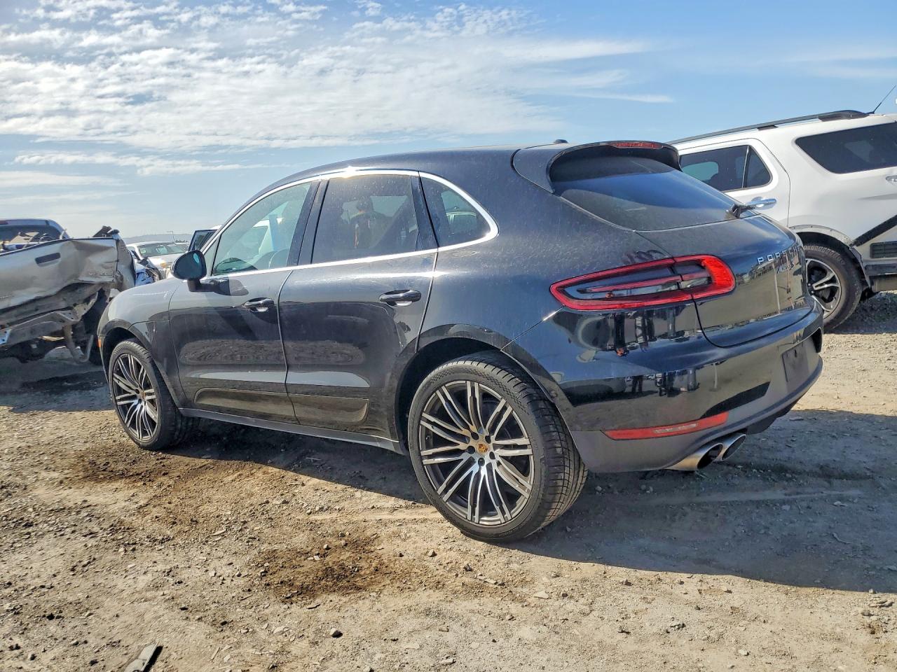 2015 PORSCHE MACAN S photo 3