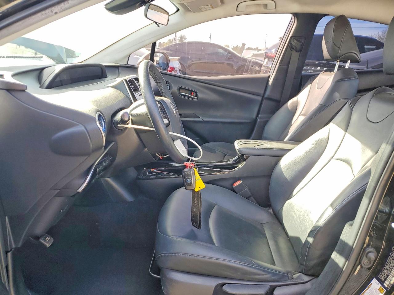 2018 TOYOTA PRIUS photo 7